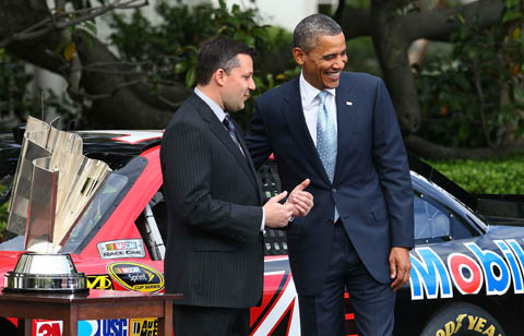 president-barack-obama-tony-stewat-nascar-2